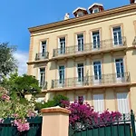 Apartment Loft At Leonie Hyeres