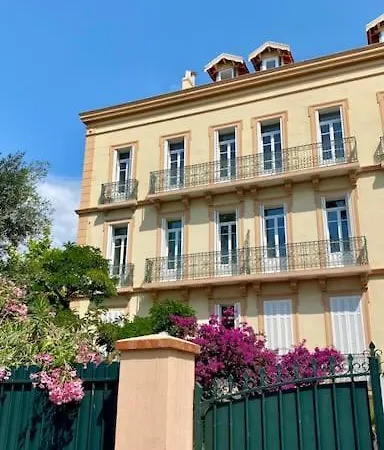 Apartment Loft At Leonie Hyères