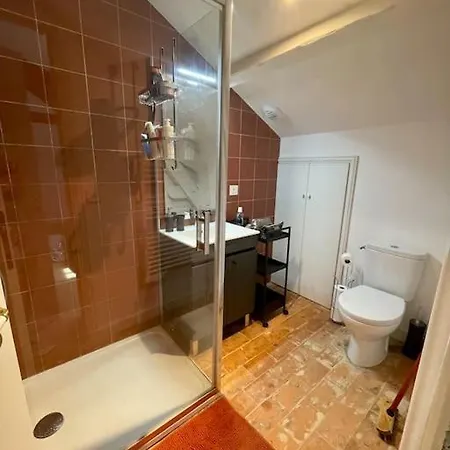 Apartment Loft At Leonie Hyères